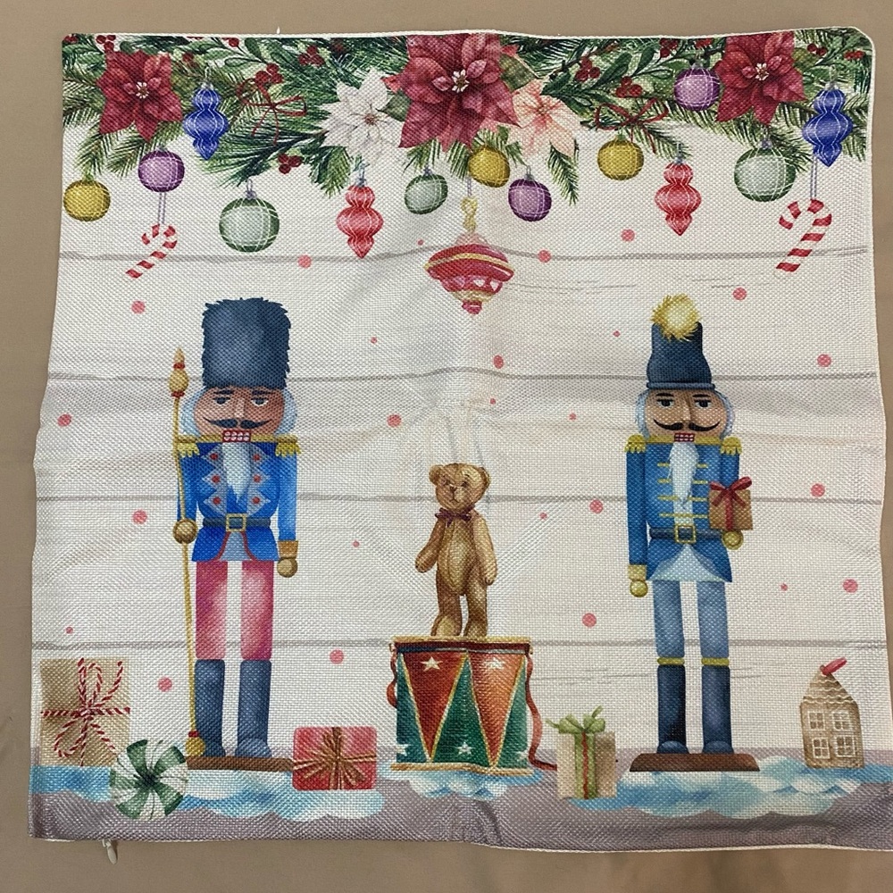 💥 Clearance- NWT Christmas pillow cases set of 6 - Picture 5 of 8